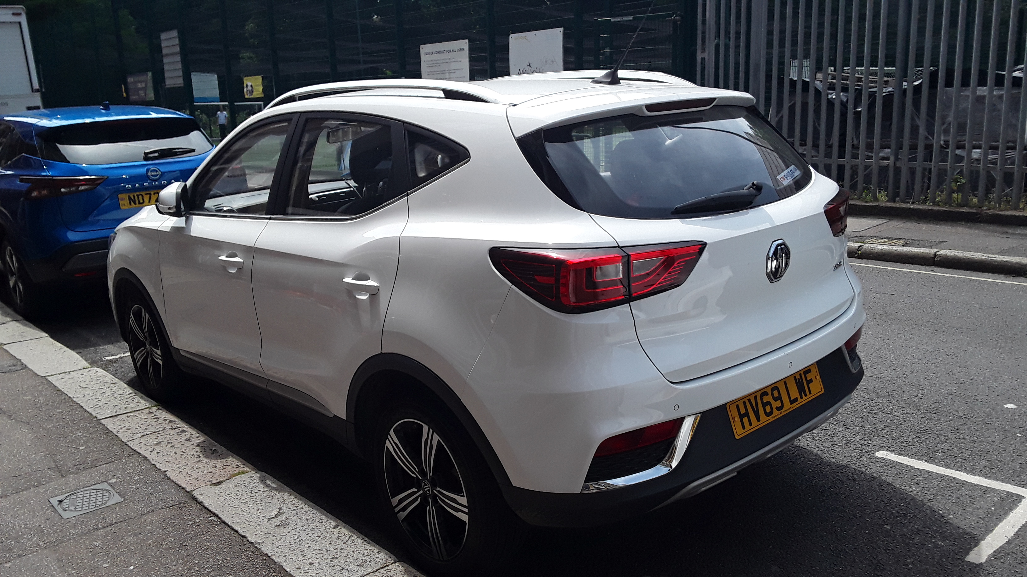 picture of a smaller SUV in London
